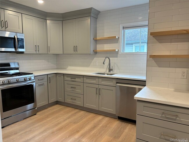 Building Photo - 1353 Old Northern Blvd