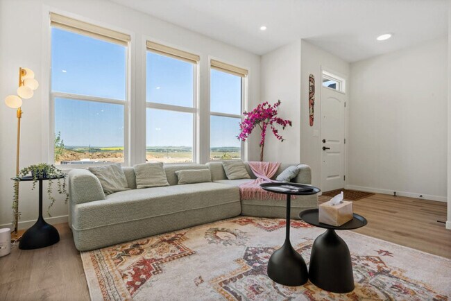 Photo du bâtiment - 147 Edith Dr NW