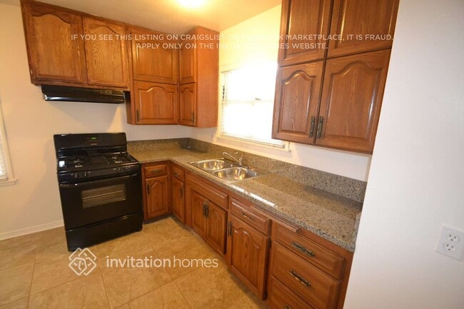 Foto del edificio - 8138 Darby Ave