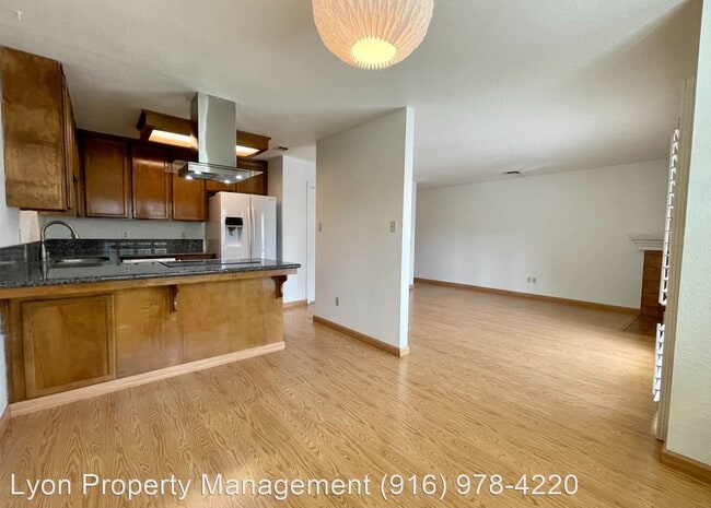 Building Photo - 2470 Northrop Ave