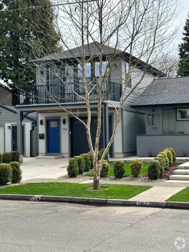 South University Apartments for Rent with a Garage Eugene, OR 1