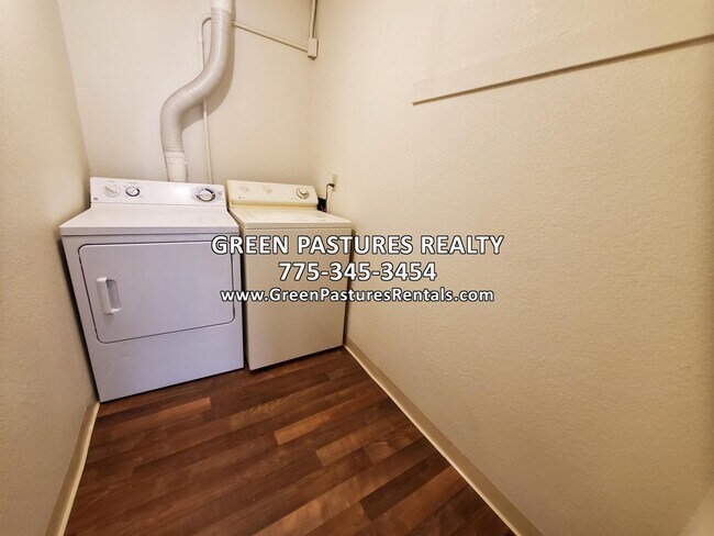 Foto del edificio - 3918 Clear Acre Ln