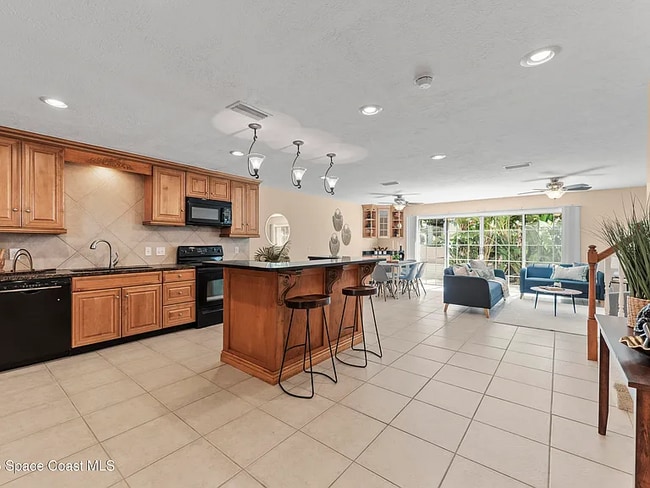 Building Photo - 554 Majorca Ct