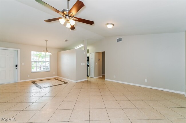 Foto del edificio - 818 SW 31st St