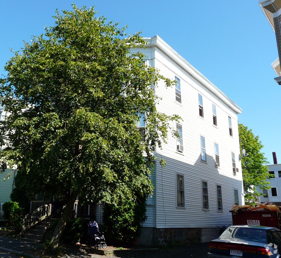 Building Photo - 30 Grant St