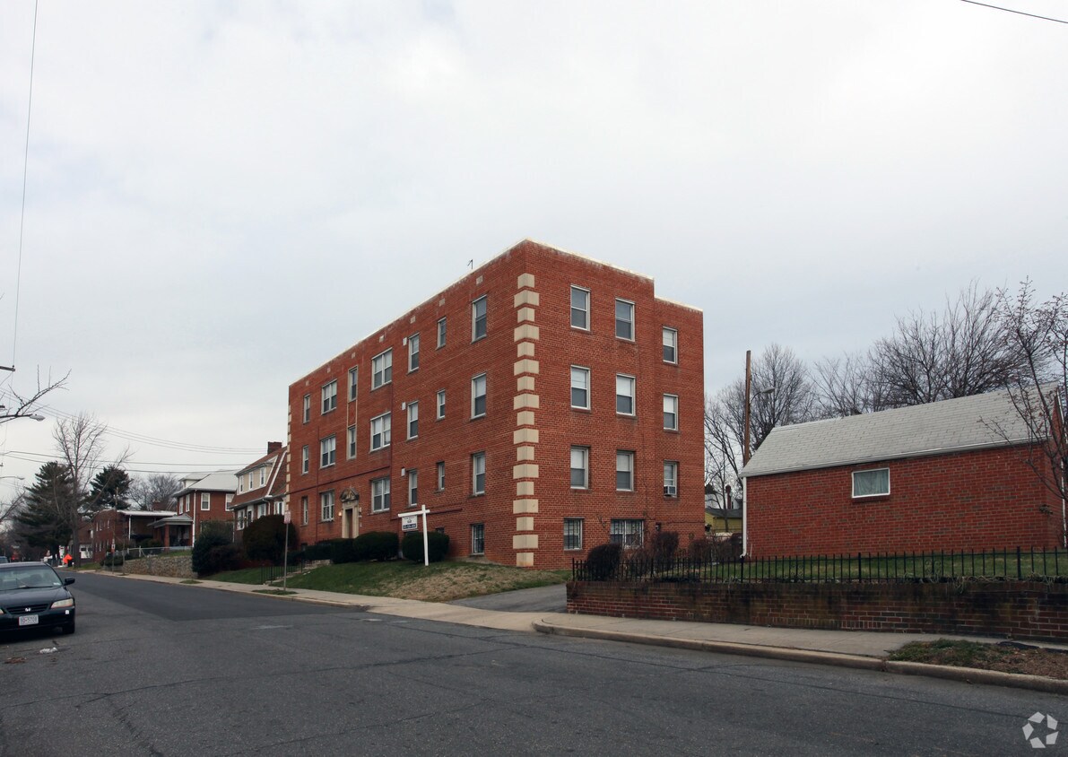 Building Photo - 3320 11th Pl SE