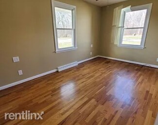 Building Photo - 3 br, 1 bath House - 110 N Forest St