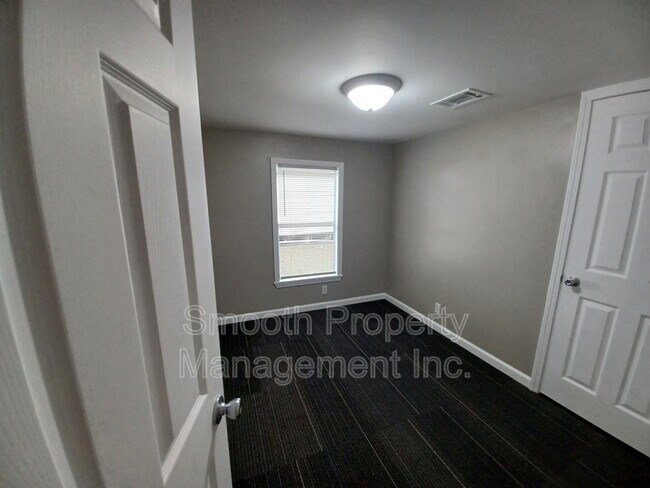 Foto del edificio - 191 E Oakfield Rd
