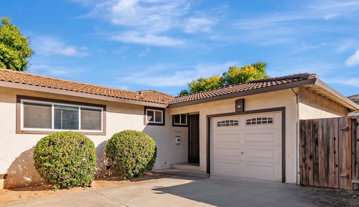 Foto principal - Recently Remodeled Duplex with Private Bac...
