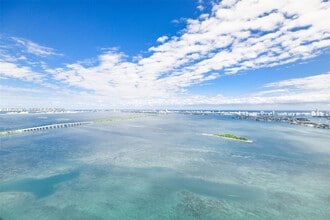 Building Photo - 700 NE 24th St