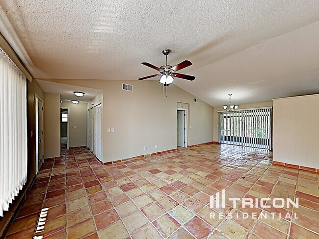 Building Photo - 12822 New York Woods Circle Orlando FL