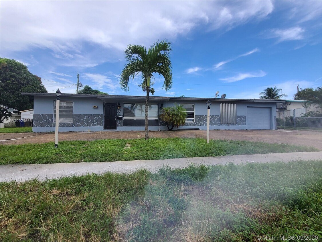 Primary Photo - 2871 NW 18th Ct