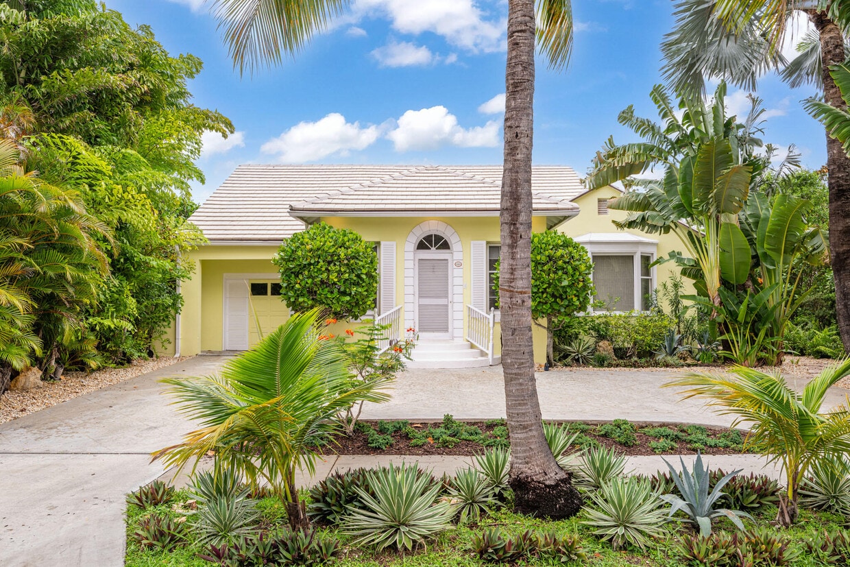 Primary Photo - 353 Seaspray Ave