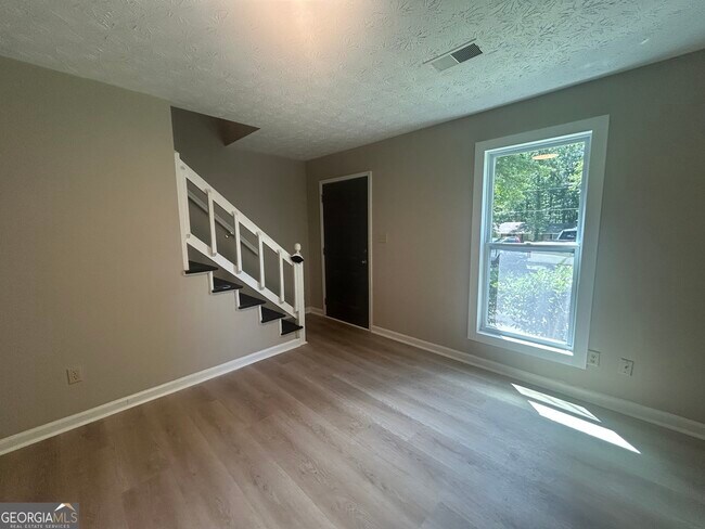 Foto del edificio - 115 Meadowbrook Ct