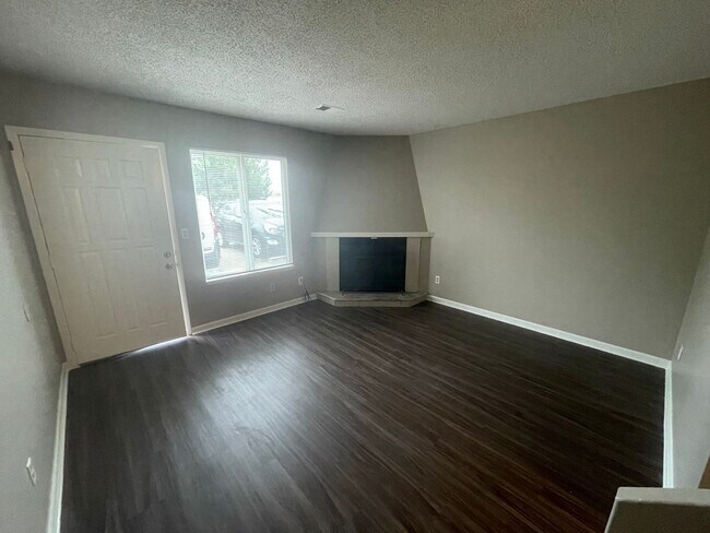Building Photo - 2507 W 27th Street C
