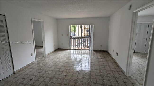 Foto del edificio - 4725 NW 7th St