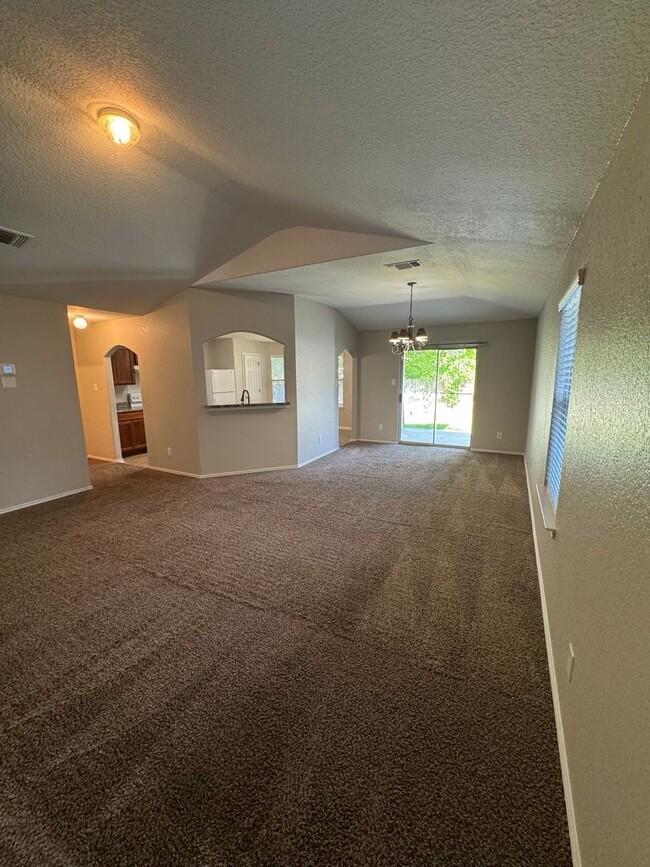 Foto del edificio - NICE 3 BR IN DESIRED SCHERTZ LOCATED NEAR ...