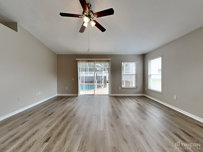 Foto del edificio - 4220 Mast Ct