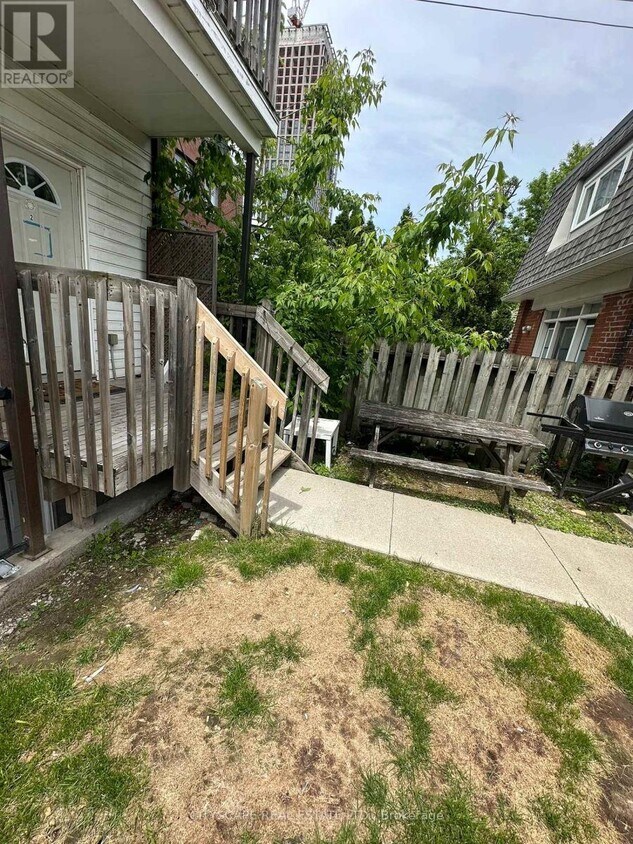 Photo principale - 951 Dufferin St