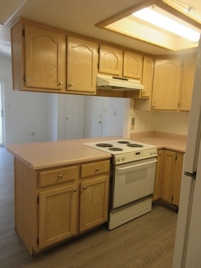 Foto del edificio - **Move-In Bonus!** 3 bed, 2 bath Twin Home
