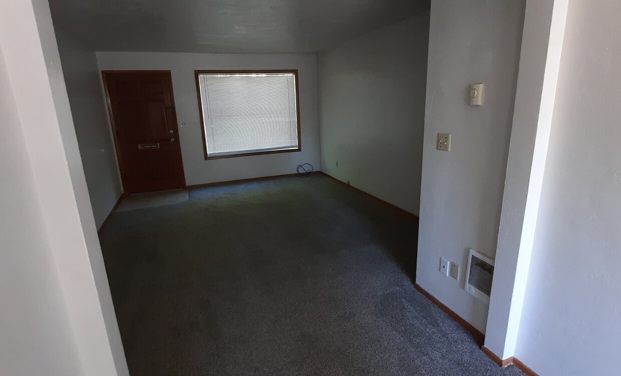 Primary Photo - 776 Cottage St NE