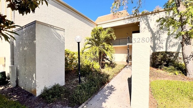 1/1 Ready for Move In! Heart of Orlando Gated Community with Amenities! - 1/1 Ready for Move In! Heart of Orlando Gated Community with Amenities! House