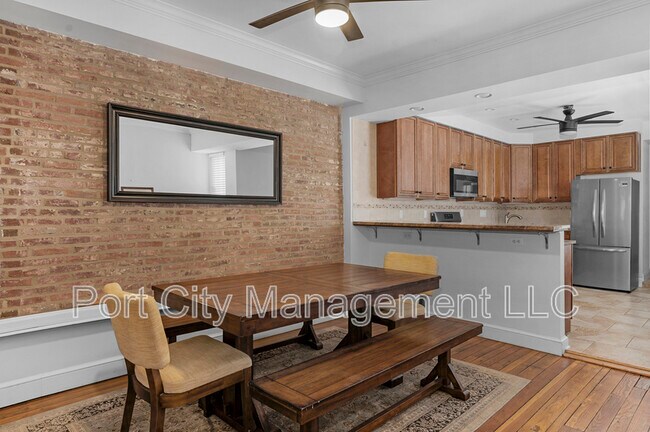 Foto del edificio - 1329 S Charles St