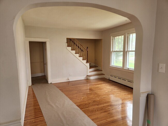 Foto del edificio - 627 E Prairie Ave