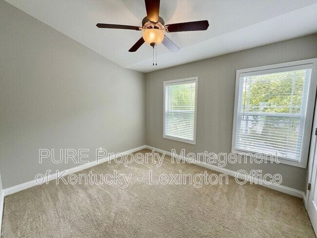 Foto del edificio - 2414 Lake Park Rd