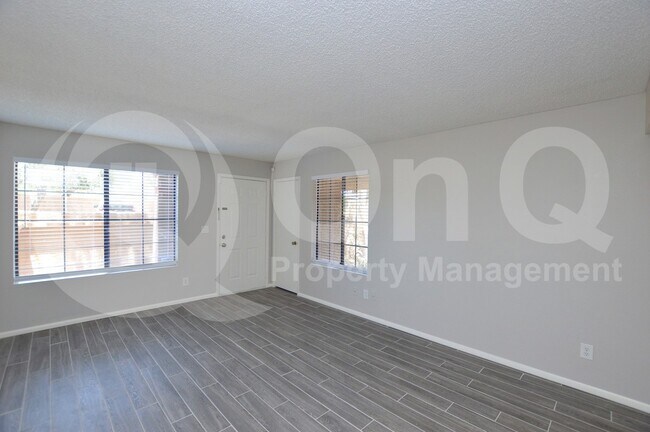 Foto del edificio - 925 N College Ave