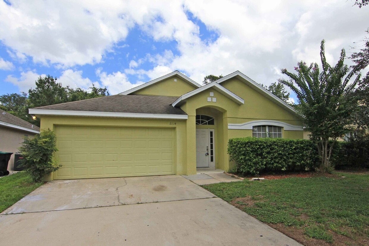Primary Photo - Renovated 4/2 Pool home in a cul-de-sac