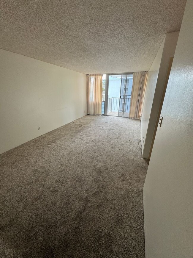 Building Photo - 1600 Wilikina Dr