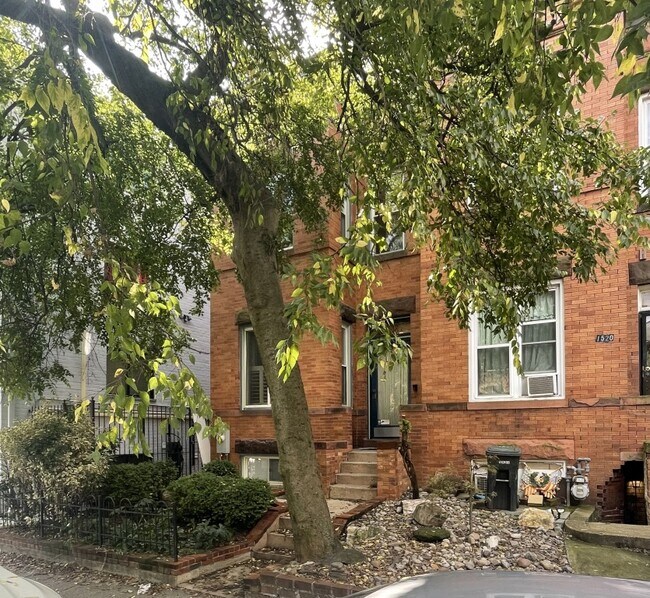 Building Photo - 1518 Newton St NW
