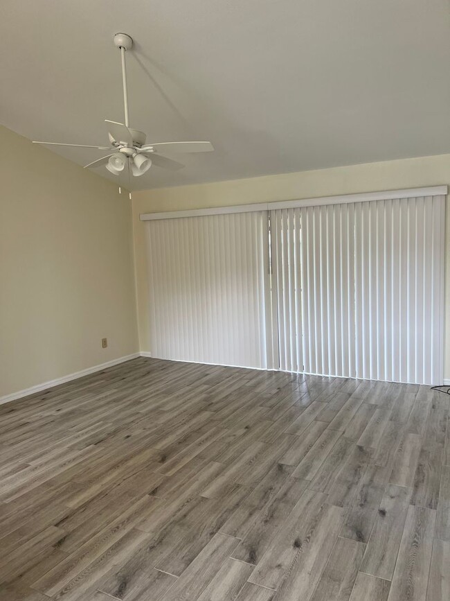 Building Photo - 3 BEDROOM 2 BATH  RENTAL  HOME IN THE SOUT...