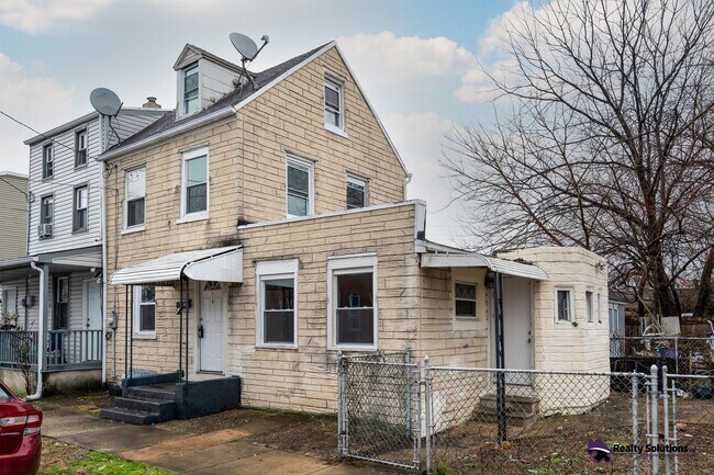 Primary Photo - 110 N Sussex St