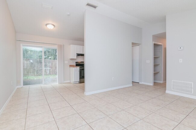 Foto del edificio - RENT NOW and receive the rest of NOVEMBER ...