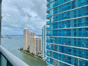 Building Photo - 300 S Biscayne Blvd