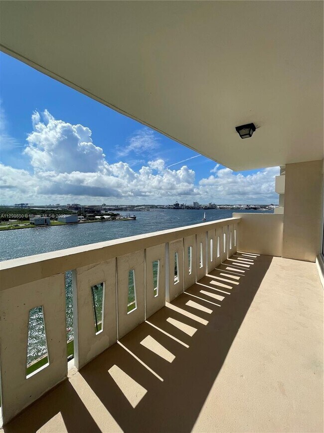 2100 S Ocean Dr Unit 11K photo'