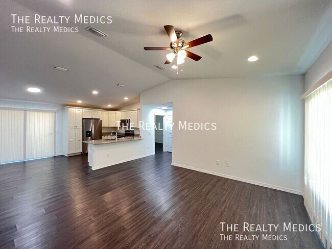 Foto del edificio - 111 Fisher Rd