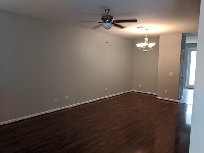 Building Photo - 4300 Four Oaks Blvd