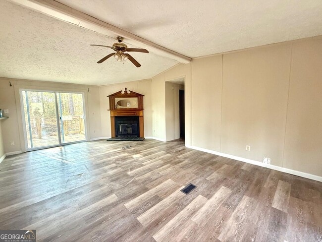 Building Photo - 110 Little River Dr