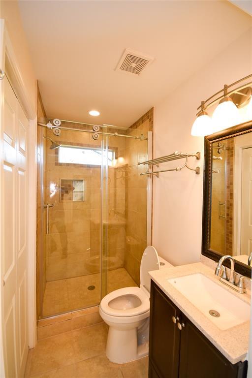 Foto del edificio - 1106 Stude St