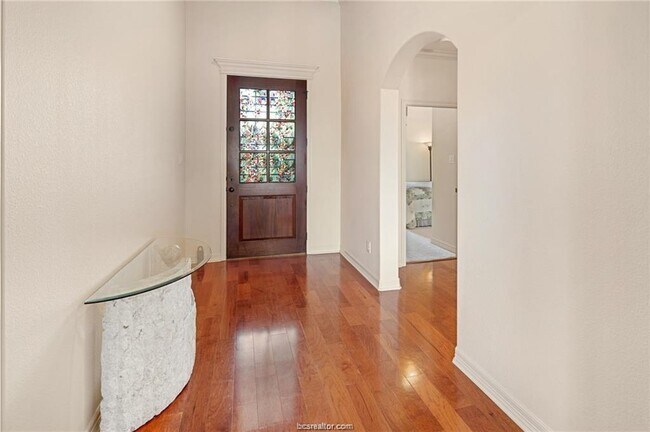 Foto del edificio - 4283 Hollow Stone Dr