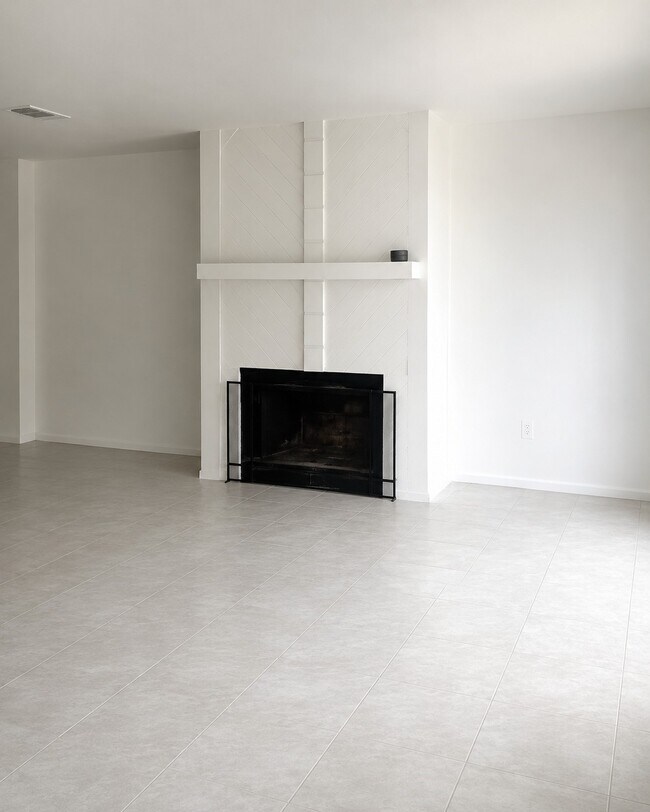 Building Photo - 2103 Place Rebecca Ln