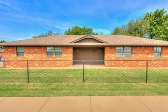 Building Photo - 1200 N Crawford Ave