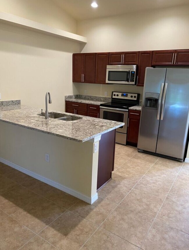 Building Photo - 3729 SW 8th Ct