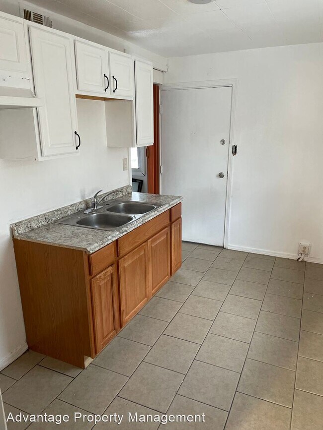 Building Photo - 2 br, 1 bath House - 5360 W Leon Terrace