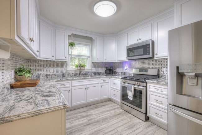 Foto del edificio - 204 Hogan Ln