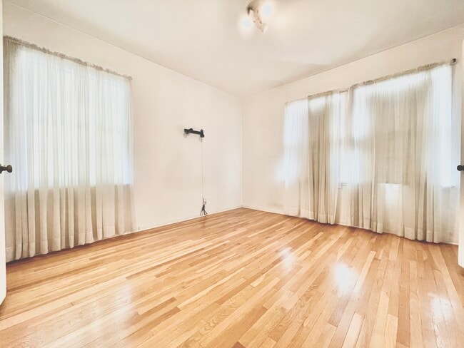Foto del edificio - 1538 Veteran Ave