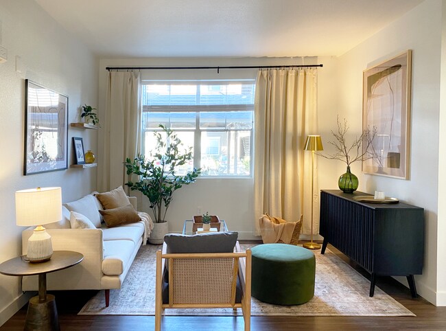 Sala de estar | Fuentes en Emerald Park Apartments | Apartamentos en Dublin, CA - Fountains at Emerald Park
